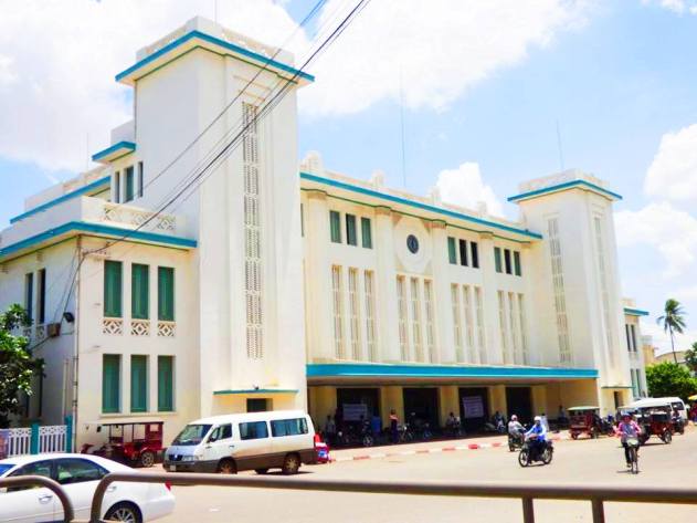 Viaggiare in treno in Cambogia - Stazione Ferroviaria (Esterno)